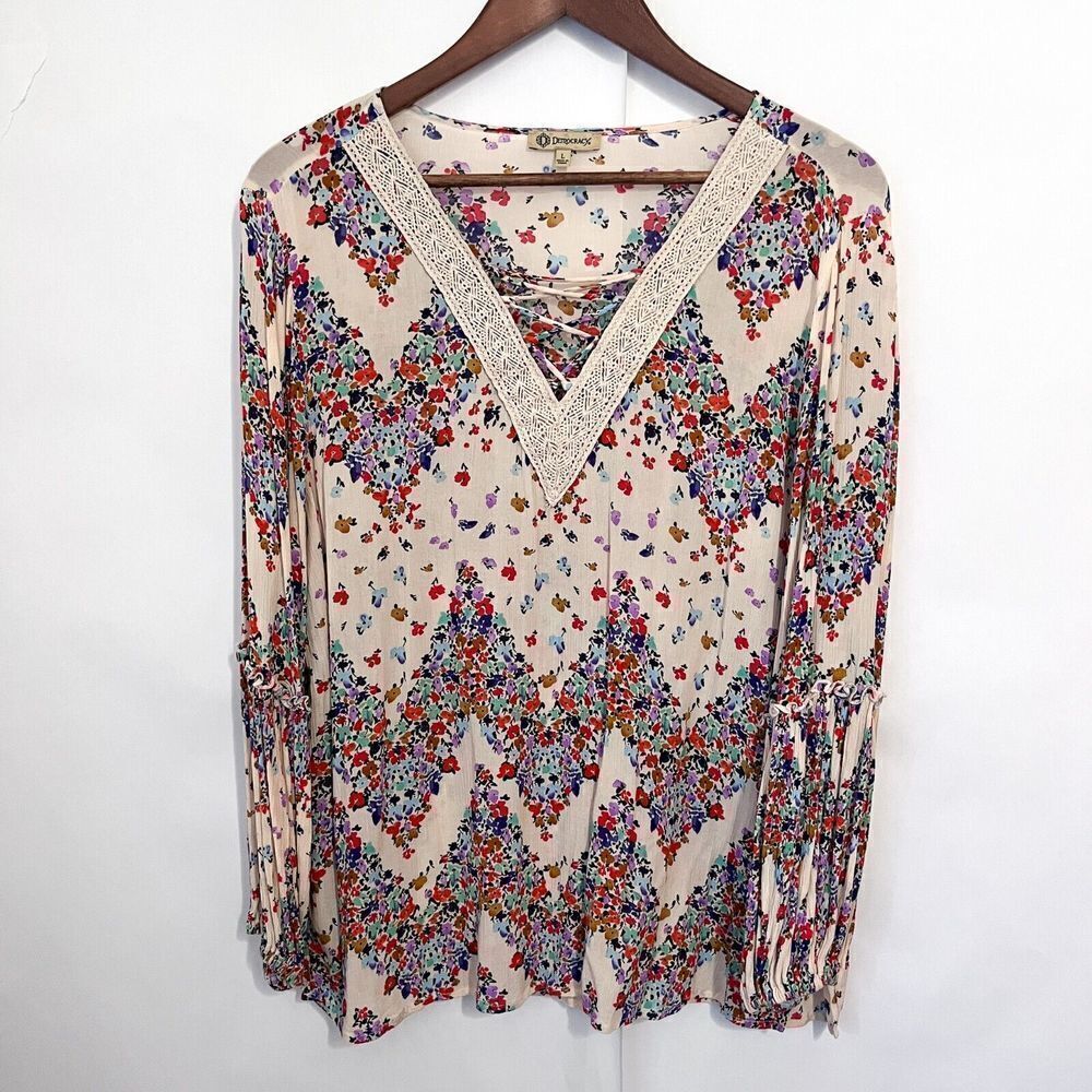 Democracy Women's Peasant Top Size L V-Neck Mixed Print Lightweight Rayon